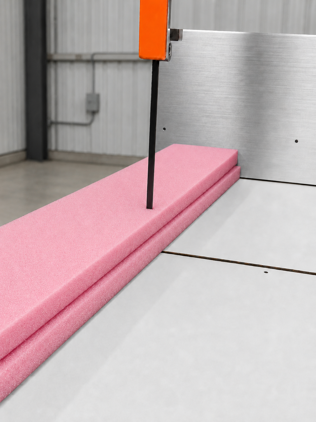 Saw-cut ESD-safe foam insert